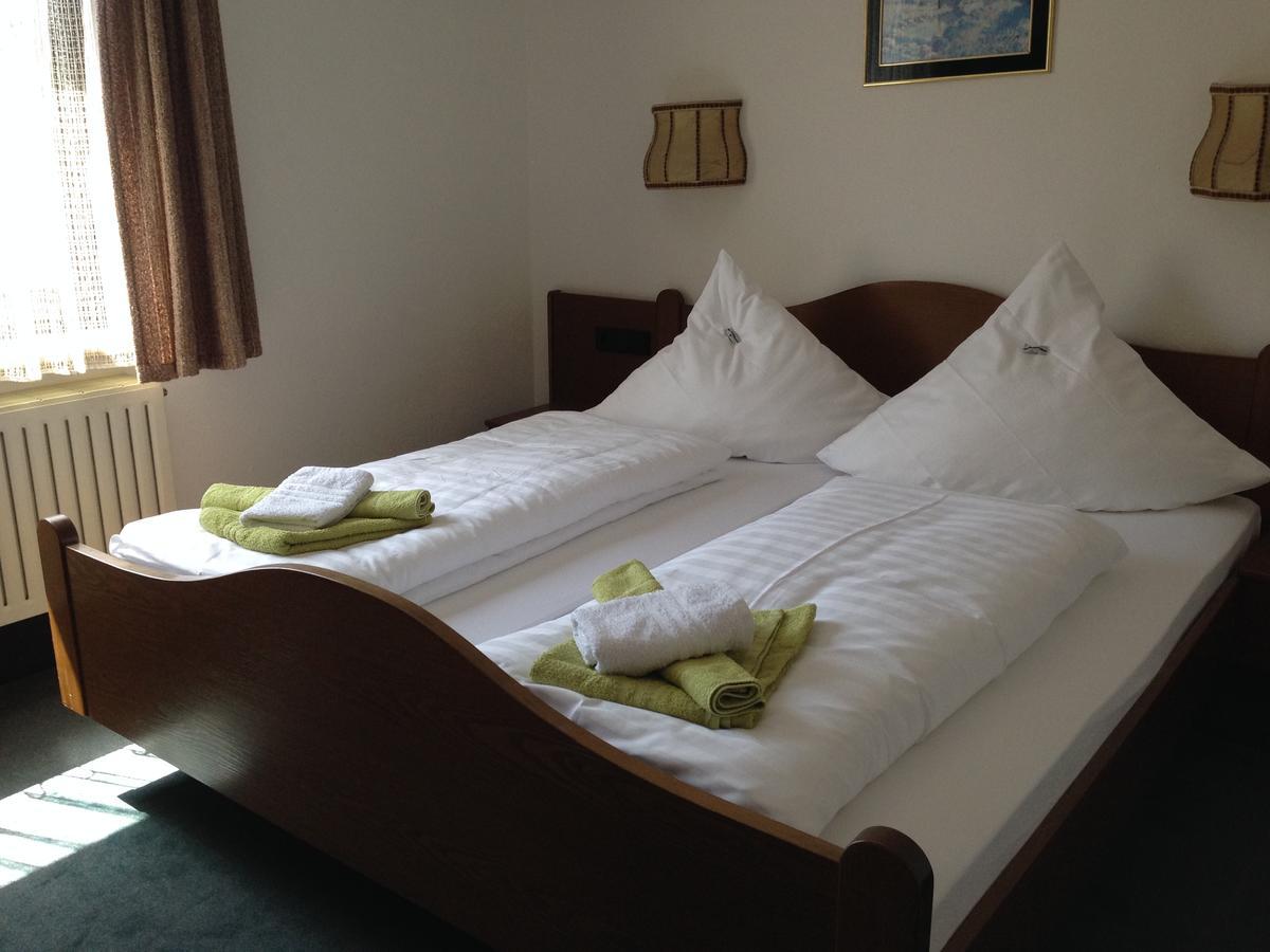 Goldene Rose Aparthotel Ebersbach an der Fils ภายนอก รูปภาพ