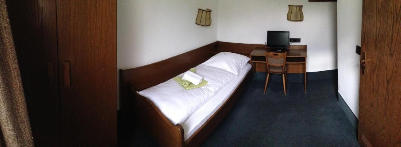 Goldene Rose Aparthotel Ebersbach an der Fils ภายนอก รูปภาพ